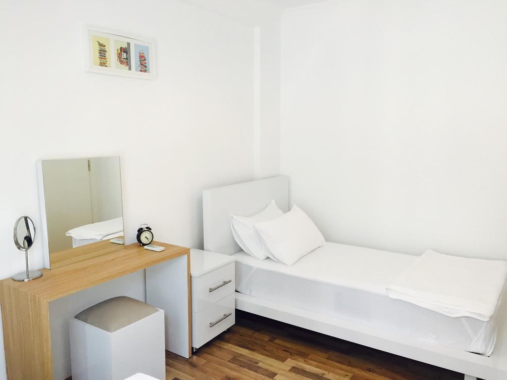 The Townhouse Apartment カシュ 部屋 写真
